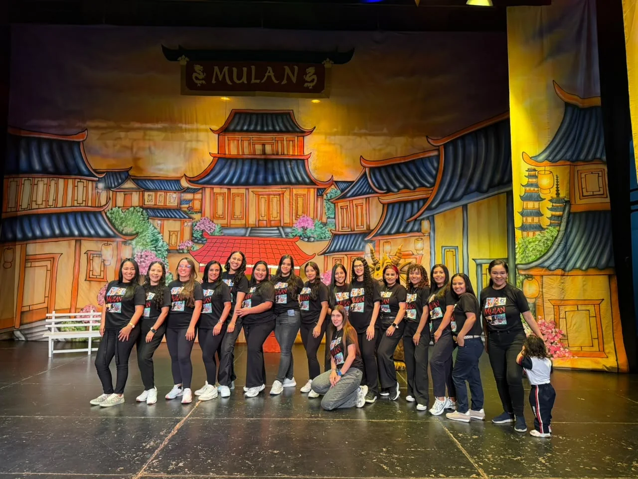 Equipo docente del Preescolar Sonrisas Infantiles en presentación institucional
